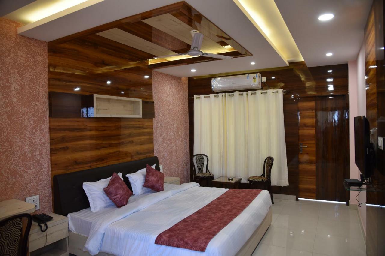 Hotel Pushpanjali Бхопал Экстерьер фото